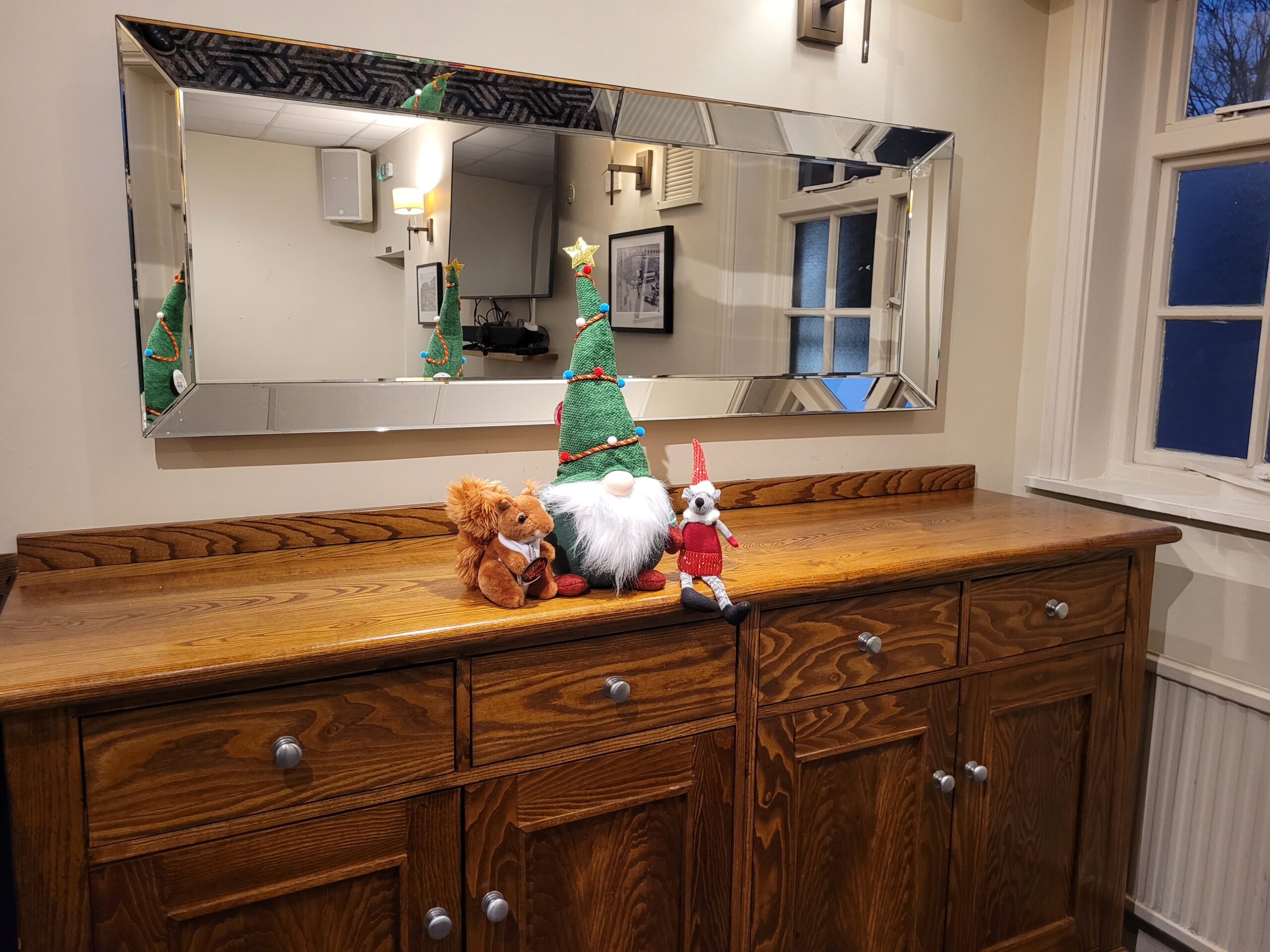 Chestnut’s new friends Chestnuts new friends scaled | ApconiX
