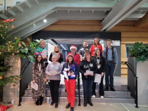 carol singers still 1500 | ApconiX